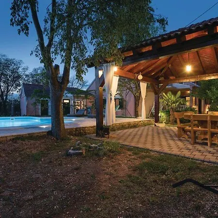 House Marin Dom wakacyjny