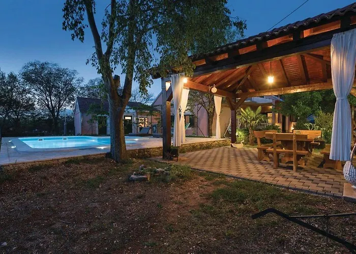 House Back To Nature Drniš